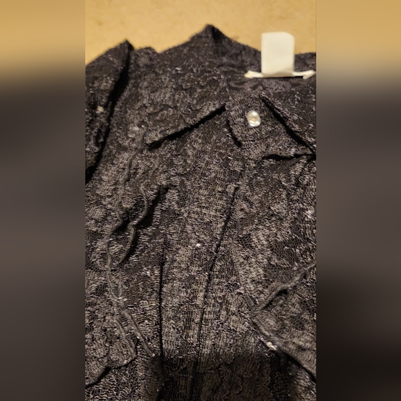 BEAUTIFUL BLACK LACE RUFFLE BLOUSE - Picture 3 of 8